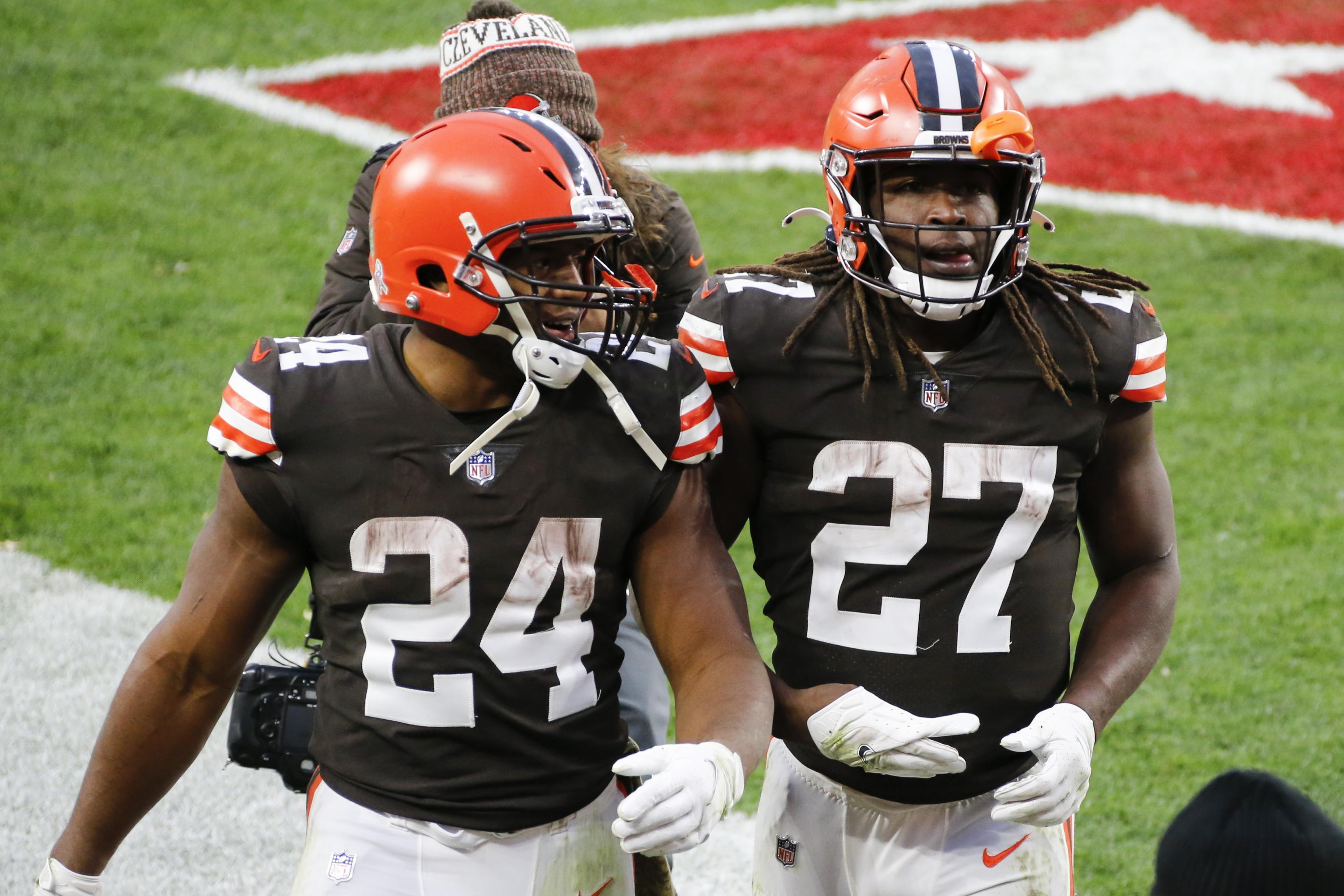 Kareem Hunt reps Nick Chubb jersey before Browns return - Advance Arden  Hills