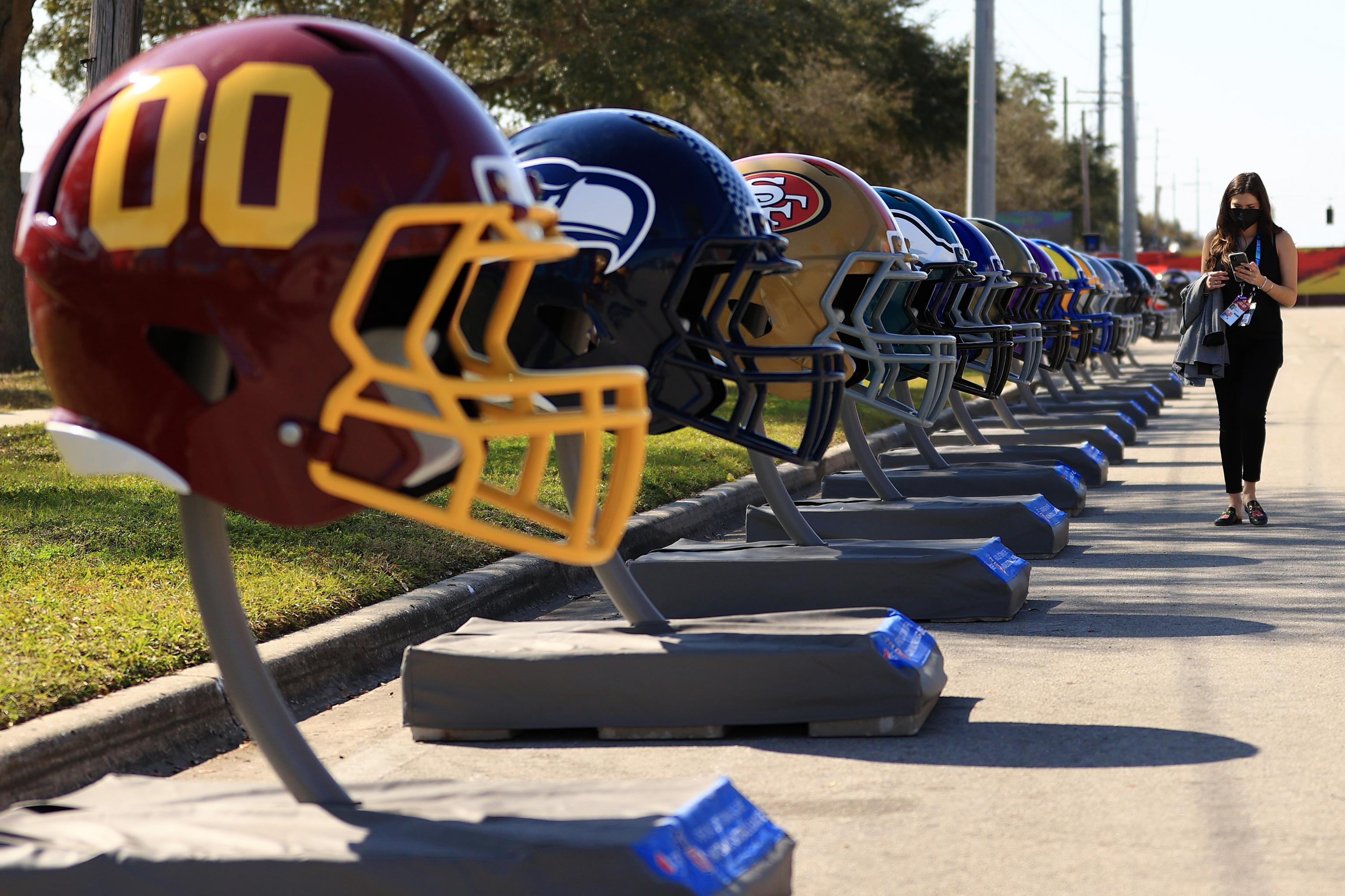 Indsigt skrivestil damp NFL to Allow Teams to Use Alternate-Color Helmets Again Starting in 2022 |  News, Scores, Highlights, Stats, and Rumors | Bleacher Report