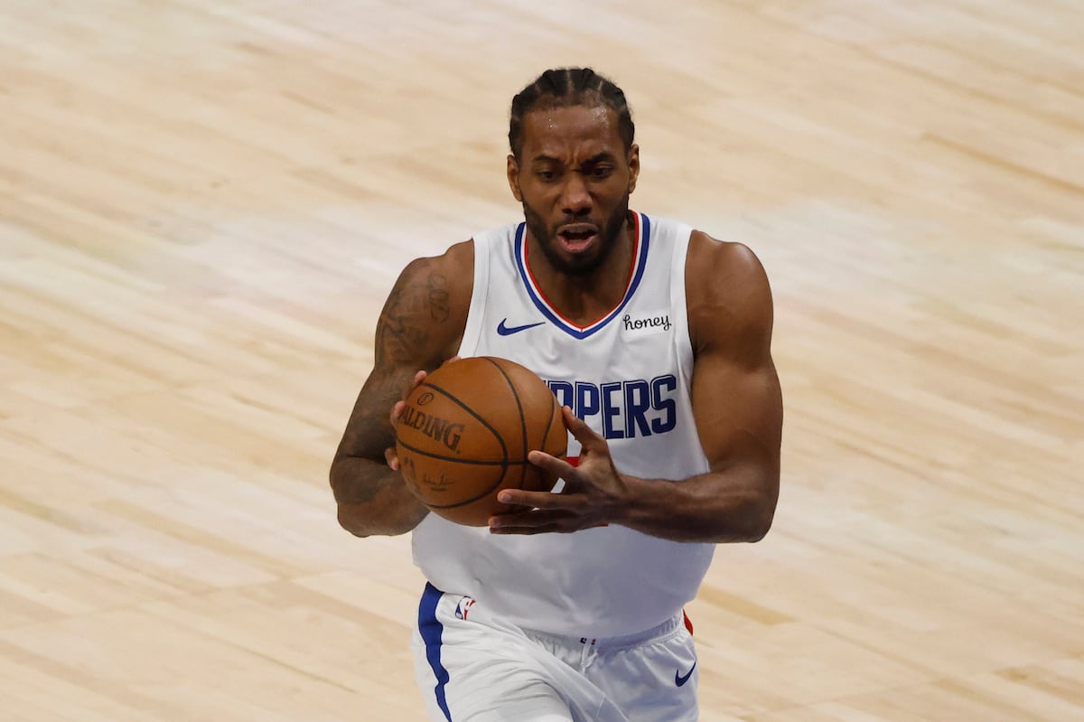 Kawhi Leonard Out for Clippers vs. Suns Game 6 Because of Knee Injury