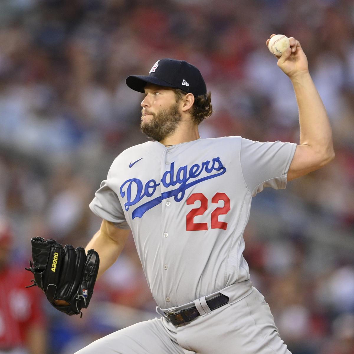 Dodgers' Clayton Kershaw Exits vs. Brewers with Apparent Injury thumbnail