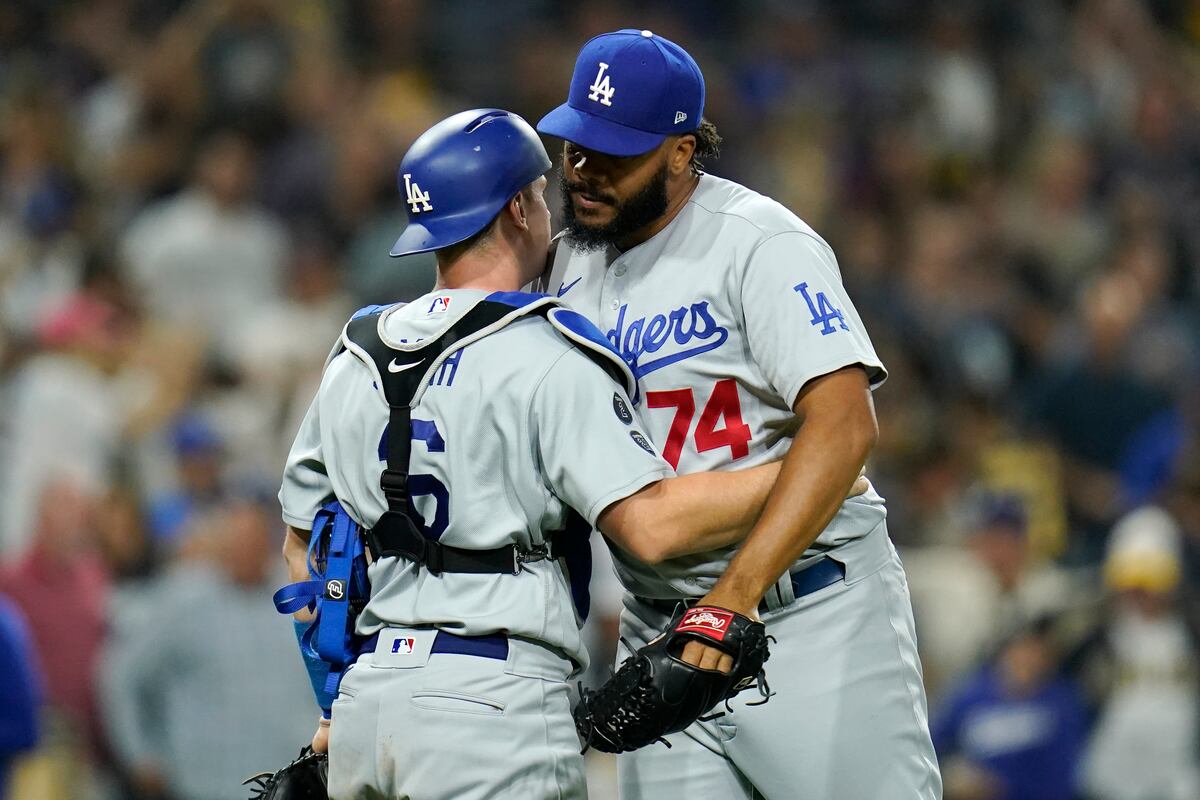 Dodgers Clinch 2021 MLB Playoff Spot for 9th Straight Year with Win, Padres Loss thumbnail