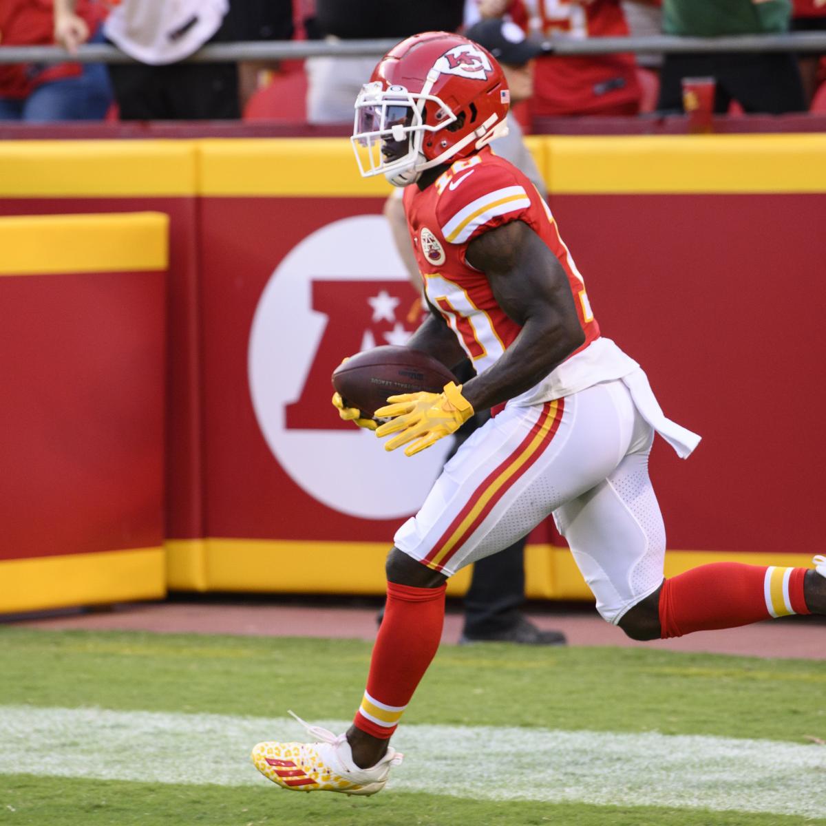 Report Chiefs' Tyreek Hill Not Expected to Miss Time After 'Minor