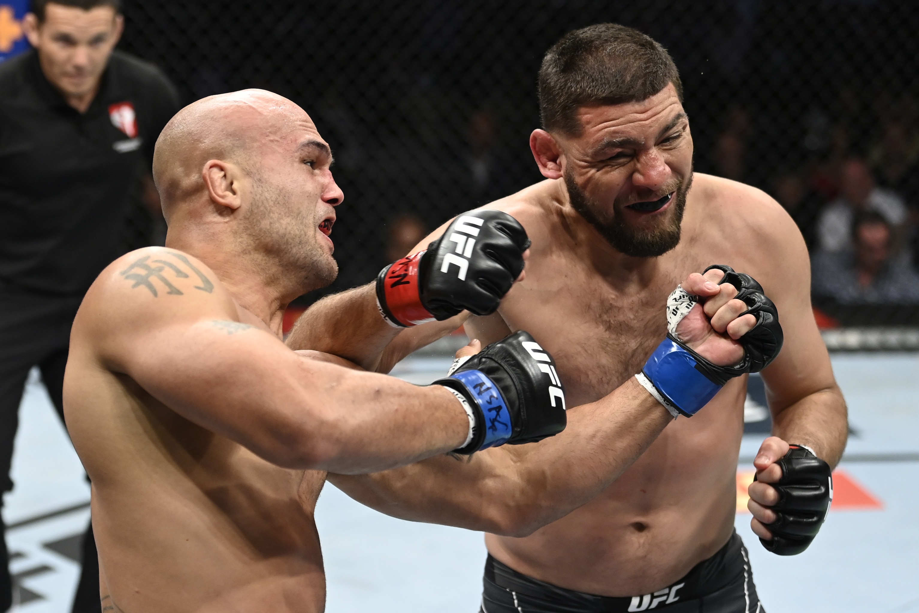 Robbie Lawler Defeats Nick Diaz Via 3rd Round Tko In Rematch At Ufc 266 Bleacher Report Latest News Videos And Highlights