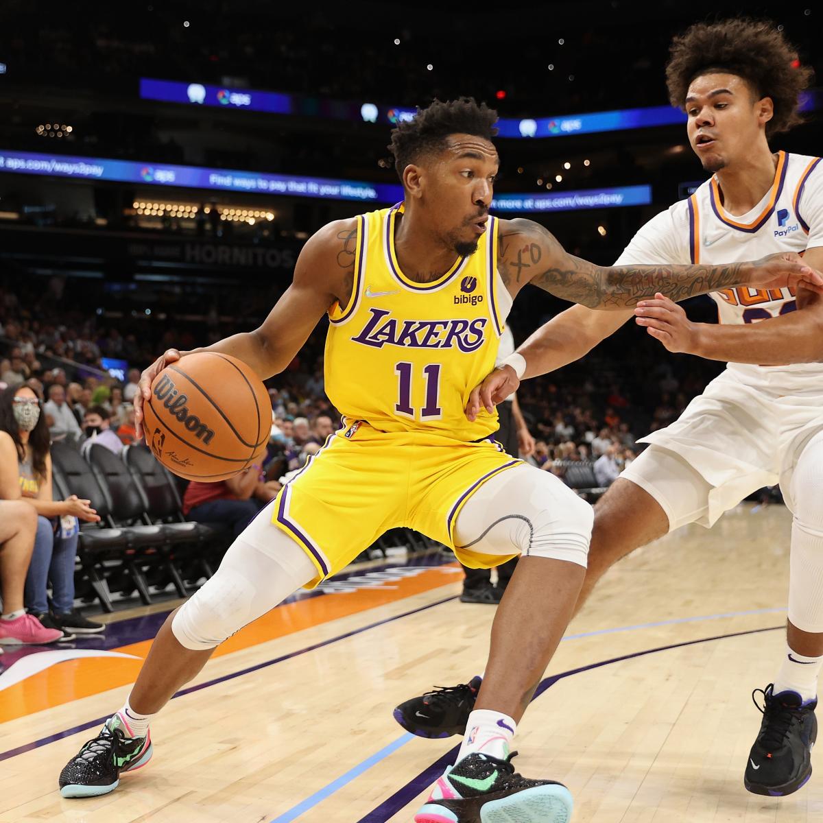 NBA Preseason Giving Lakers Clues on How to Build New Starting Lineup thumbnail