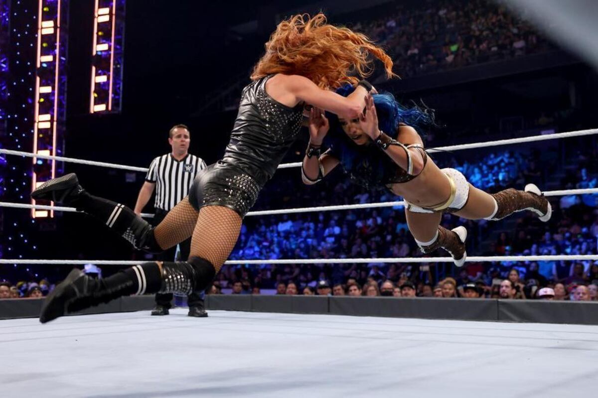 Sasha Banks Gets Supersized Win, Finn Balor and More WWE SmackDown Fallout - Vimarsana News