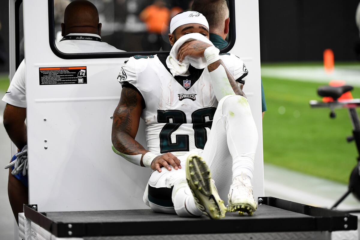 Report Eagles' Miles Sanders Believed to Have Sprained Ankle After