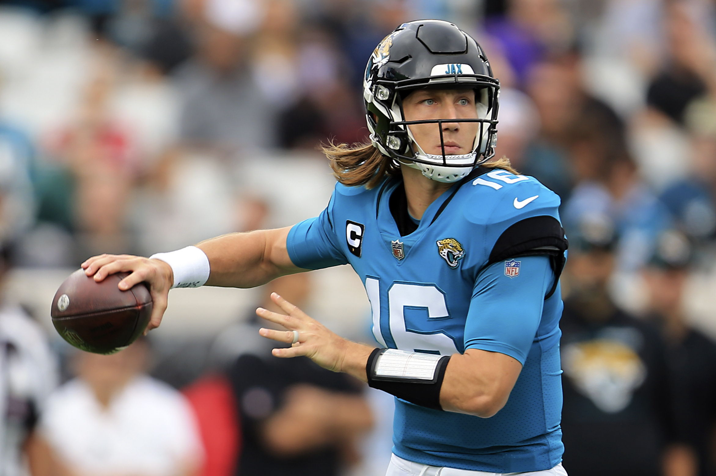 Trevor Lawrence officially signs rookie deal with Jags