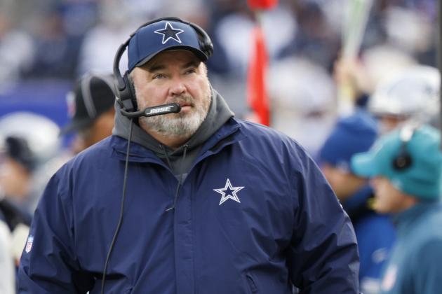 Dallas Cowboys head coach Mike McCarthy looks on in the first half of an NFL football game against the New York Giants, Sunday, Dec. 19, 2021, in East Rutherford, N.J. (AP Photo/Corey Sipkin)