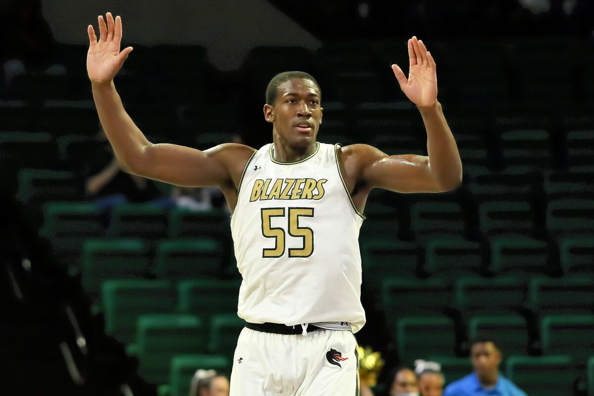 Ranking Men's CBB Best Potential 2022 March Madness Cinderella Teams - Vimarsana News