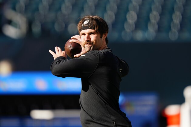 Philadelphia Eagles' Gardner Minshew warms up before an NFL football game against the New York Giants, Sunday, Dec. 26, 2021, in Philadelphia. (AP Photo/Matt Rourke)
