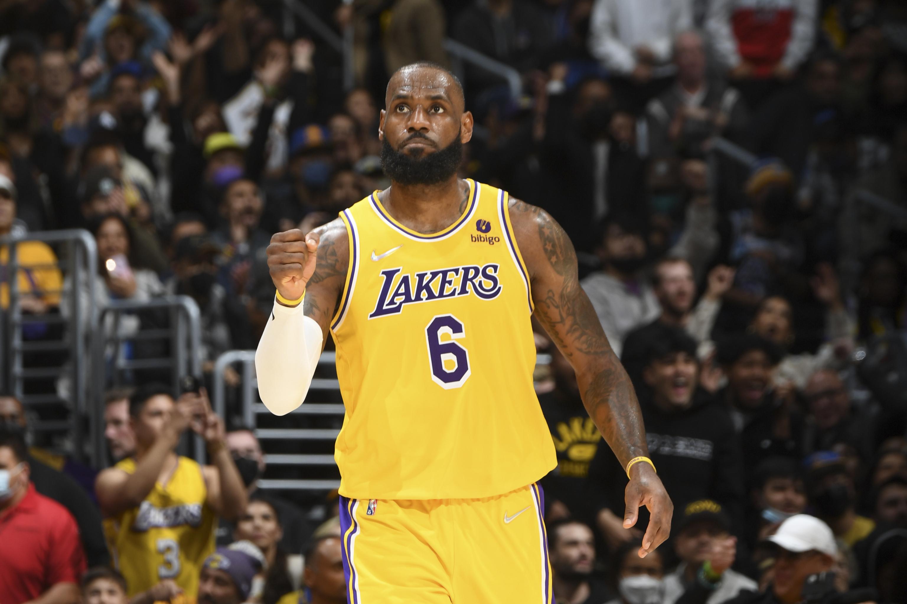 As LeBron James turns 38, his historic brilliance is being wasted by Lakers