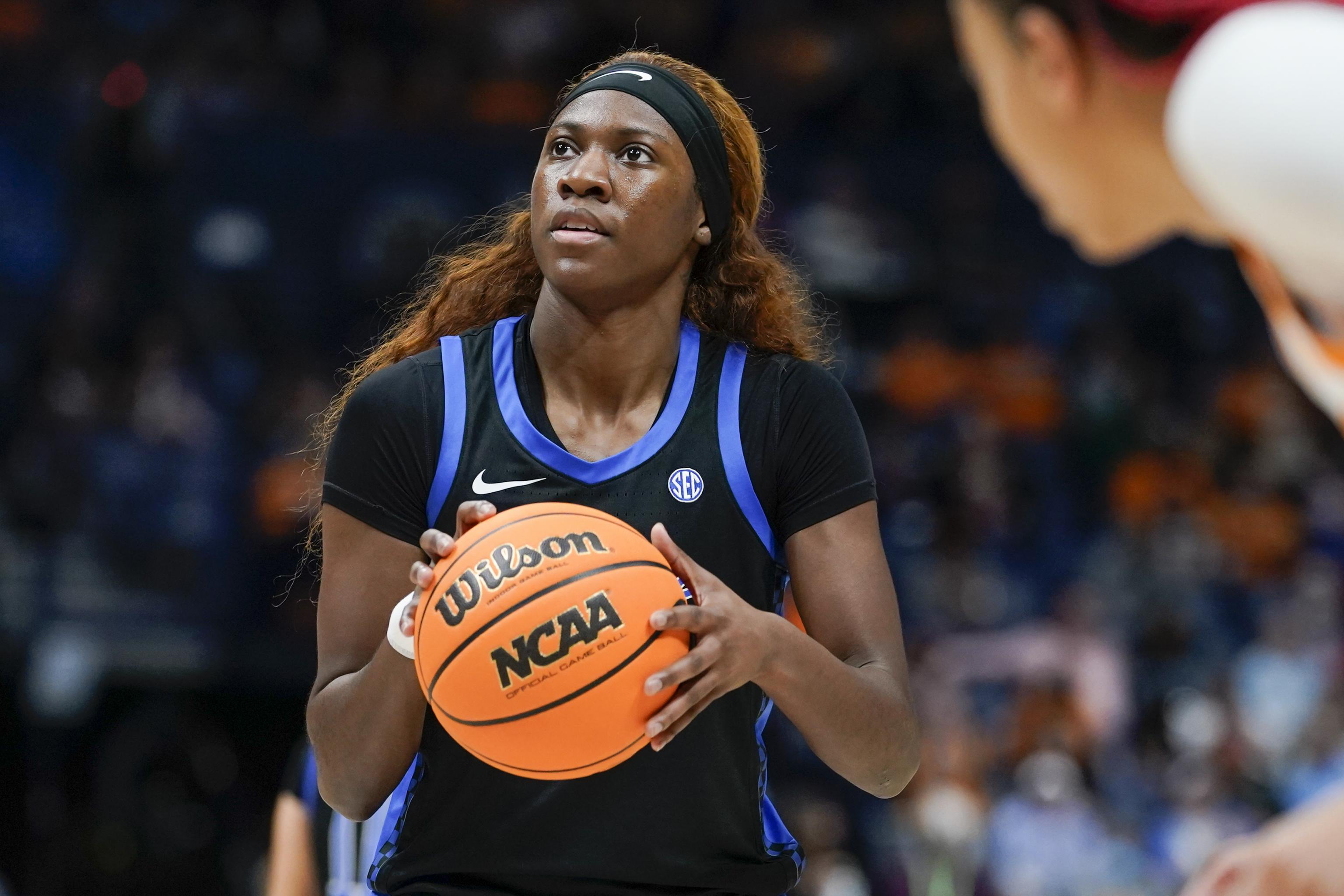 2023 WNBA Free Agency: Dream acquire Danielle Robinson