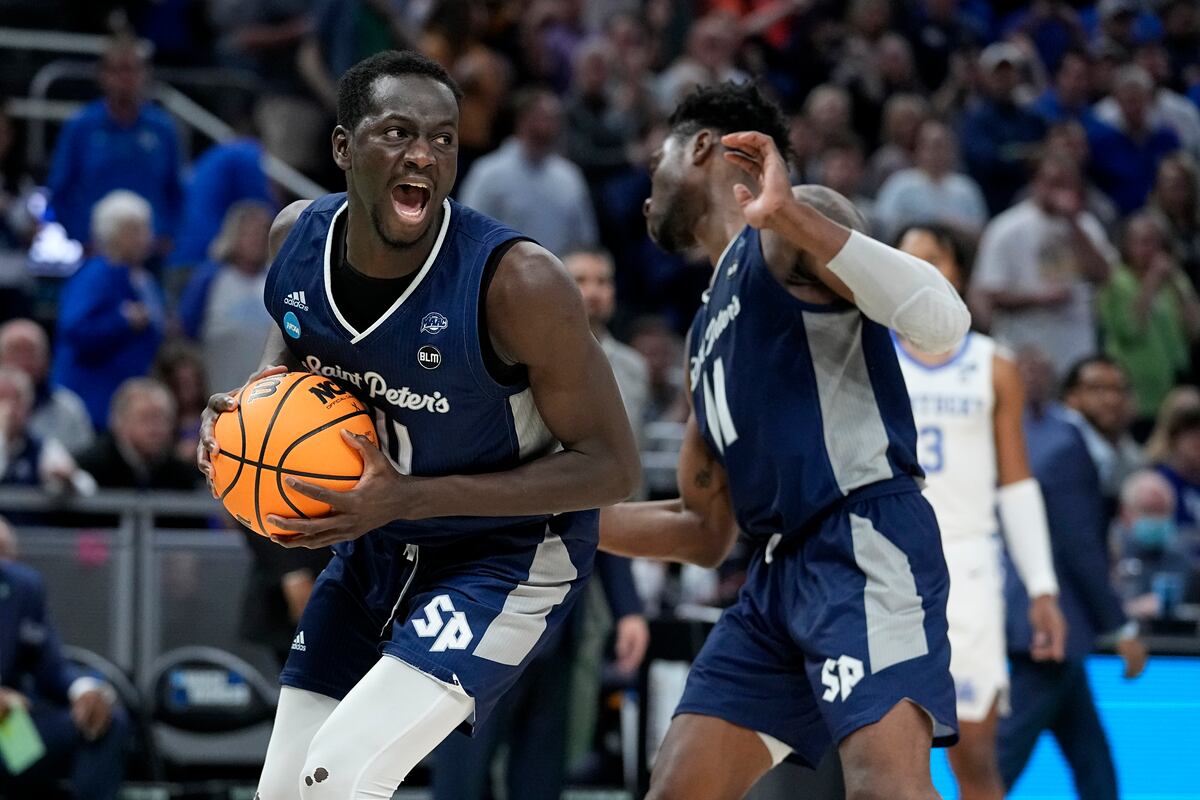 NCAA Bracket 2022: Updated Schedule and Predictions After ...