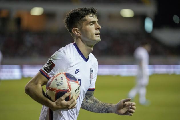 United States' Christian Pulisic carries the ball for a corner kick during a qualifying soccer match against Costa Rica for the FIFA World Cup Qatar 2022 in San Jose, Costa Rica, Wednesday, March 30, 2022. (AP Photo/Moises Castillo)
