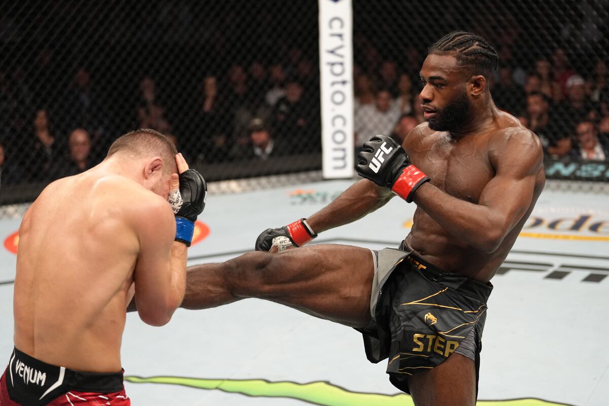 Aljamain Sterling Beats Petr Yan Via Decision in Co-Main Event at UFC 273 - Vimarsana News