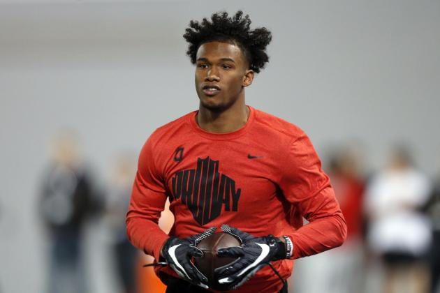 Wide receiver Garrett Wilson runs a football drill during Ohio State Pro Day in Columbus, Ohio, Wednesday, March 23, 2022. (AP Photo/Paul Vernon)