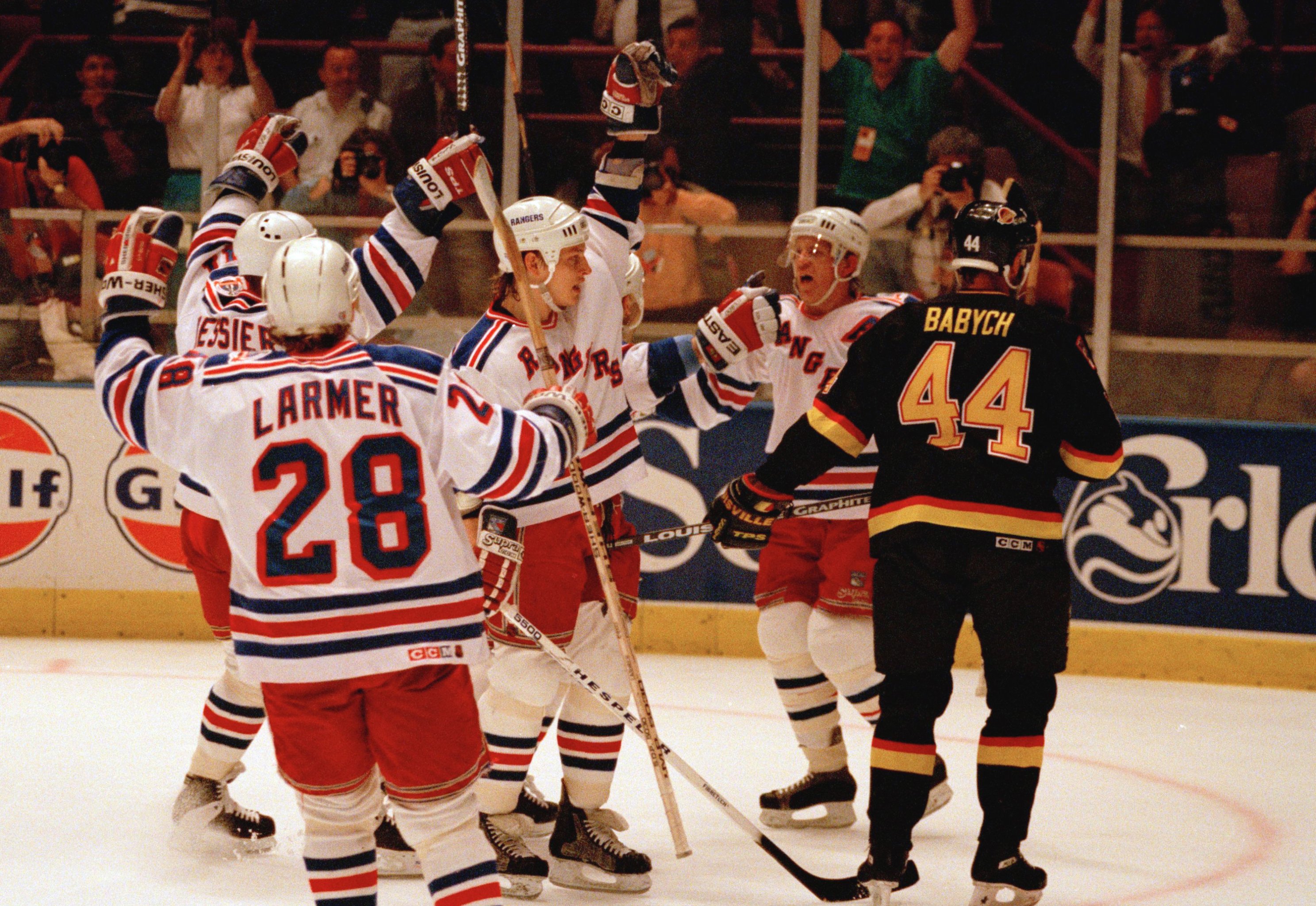 1984-1985 NHL New York Islanders media guide / 1984 Stanley Cup