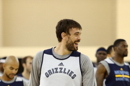 Gasol hasn't ruled out a comeback in Europe