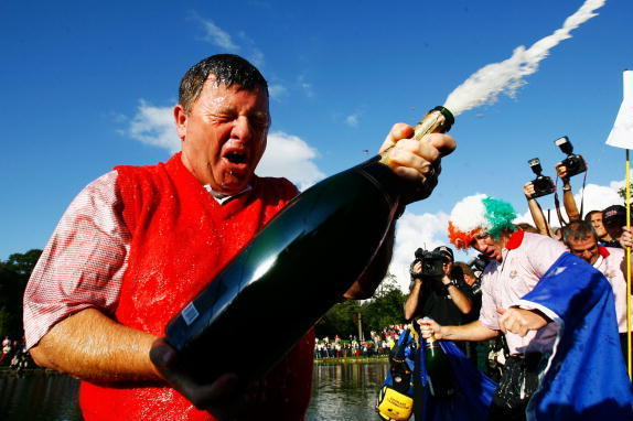 EPIC 🍾🤣 DODGERS ROWDY CHAMPAGNE CELEBRATION LOCKER ROOM SHOWERS