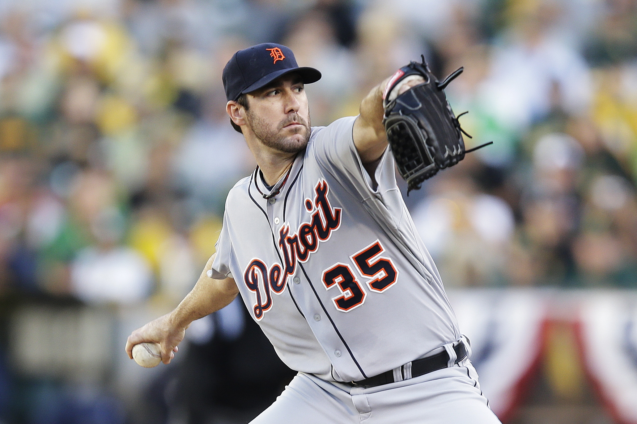 Tigers 7, Red Sox 3: Jake Peavy, Dustin Pedroia blow Game 4