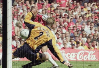 20 Classic Moments In The Arsenal Vs Liverpool Rivalry Bleacher Report Latest News Videos And Highlights