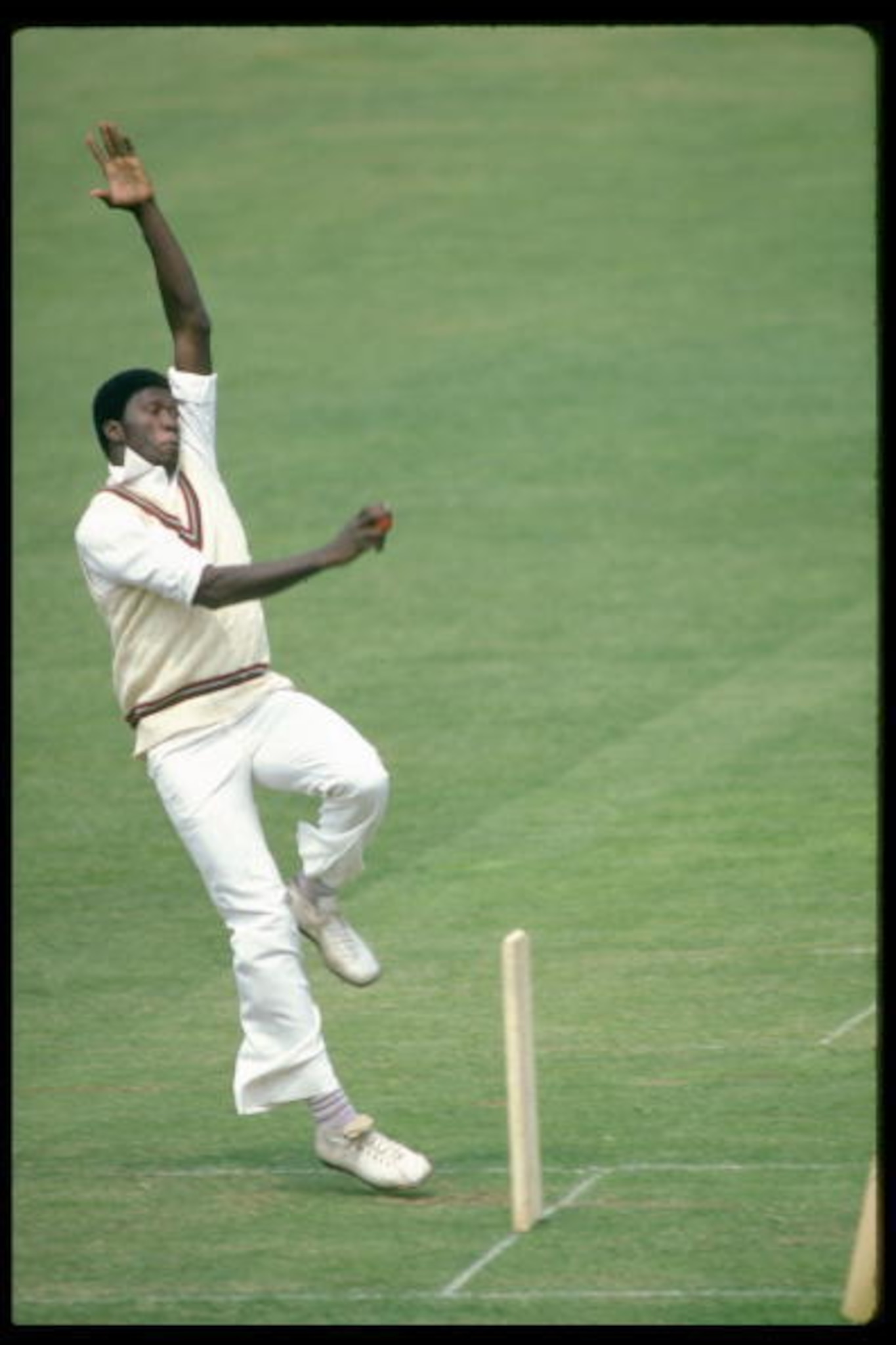 The Icc Ranking System S Top 10 Bowlers In Odi Cricket History Bleacher Report Latest News Videos And Highlights Top 10 fastest & speedy bowlers in cricket history here are the list of top 10 bowlers with speed shoaib akhtar (pakistan) 161.3 km/h brett lee (australia). 10 bowlers in odi cricket history