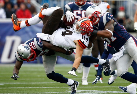 Undefeated New England Patriots rain on Cleveland Browns parade