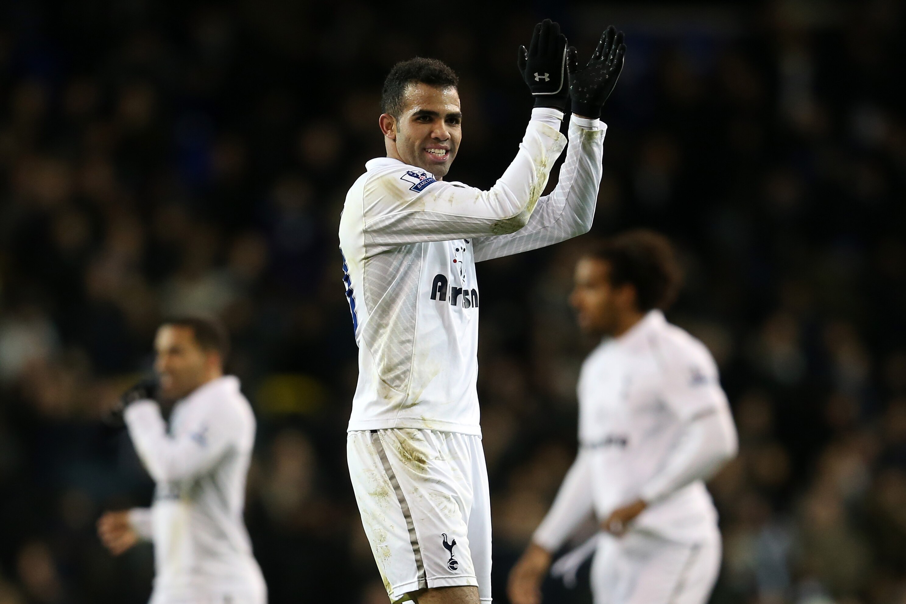 hi-res-157091477-sandro-of-tottenham-hotspur-applauds-the-fans-at-the_crop_exact.jpg