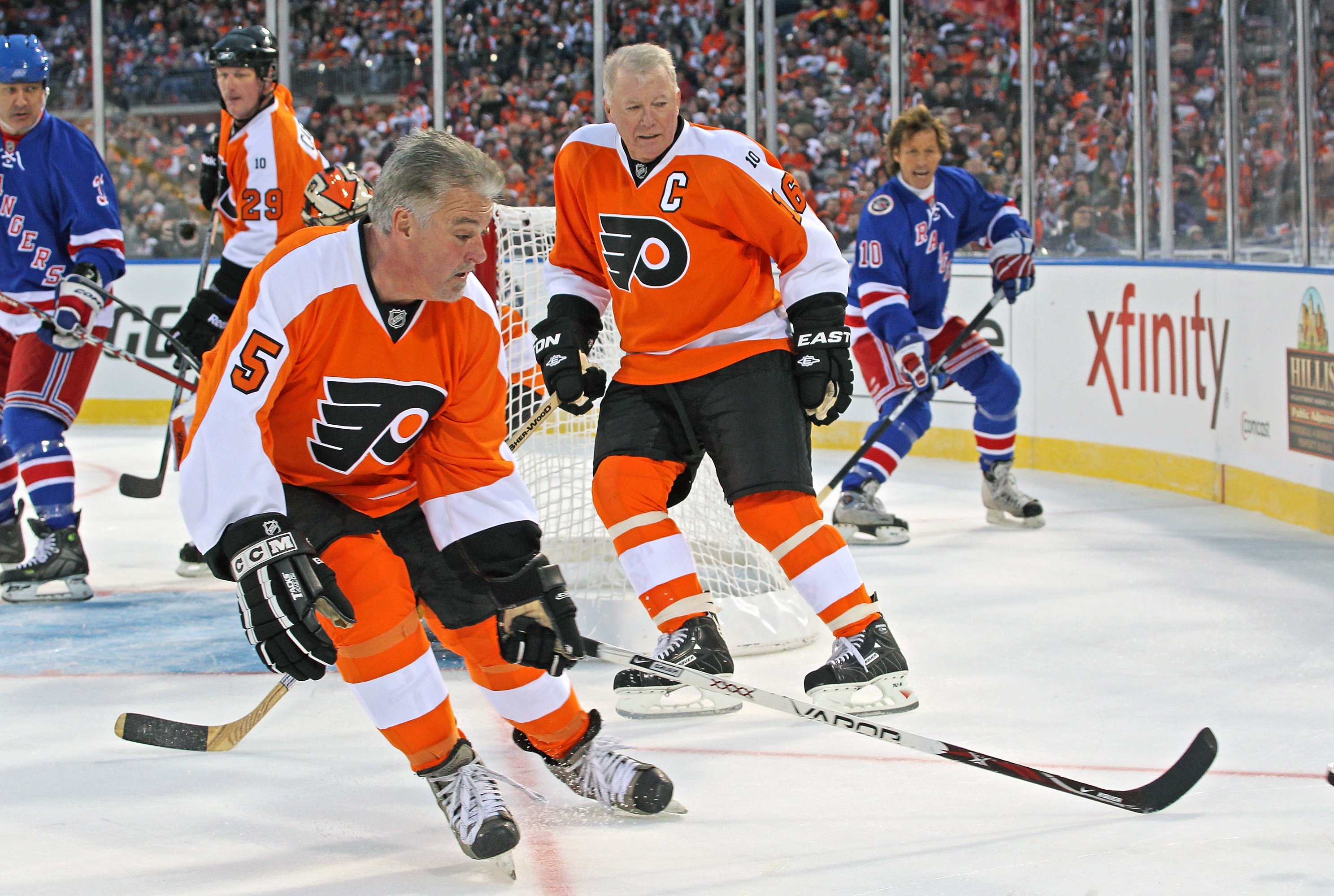 78 Philadelphia Flyers Bob Kelly Stock Photos, High-Res Pictures, and  Images - Getty Images