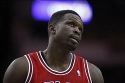 Pros and Cons of Potential Luol Deng Trade for Chicago Bulls