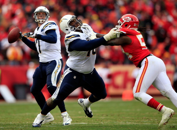 Chargers secure 1st-round bye, beat Titans 42-17 - The San Diego