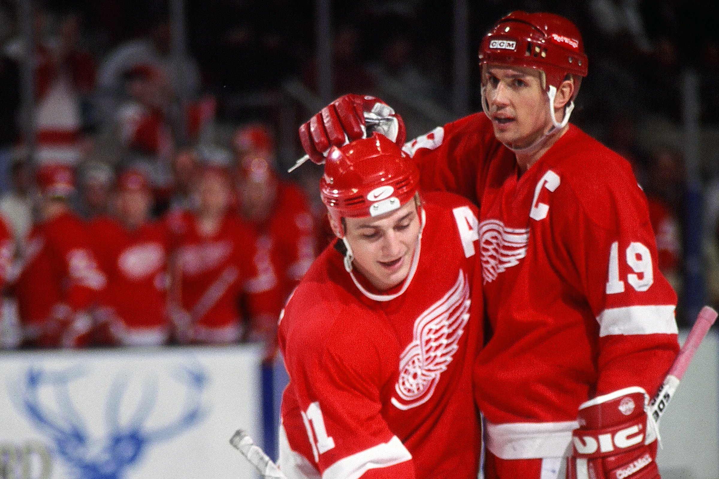 Which are the retired jersey numbers of Detroit Red Wings? Delving deeper  into history of team legends