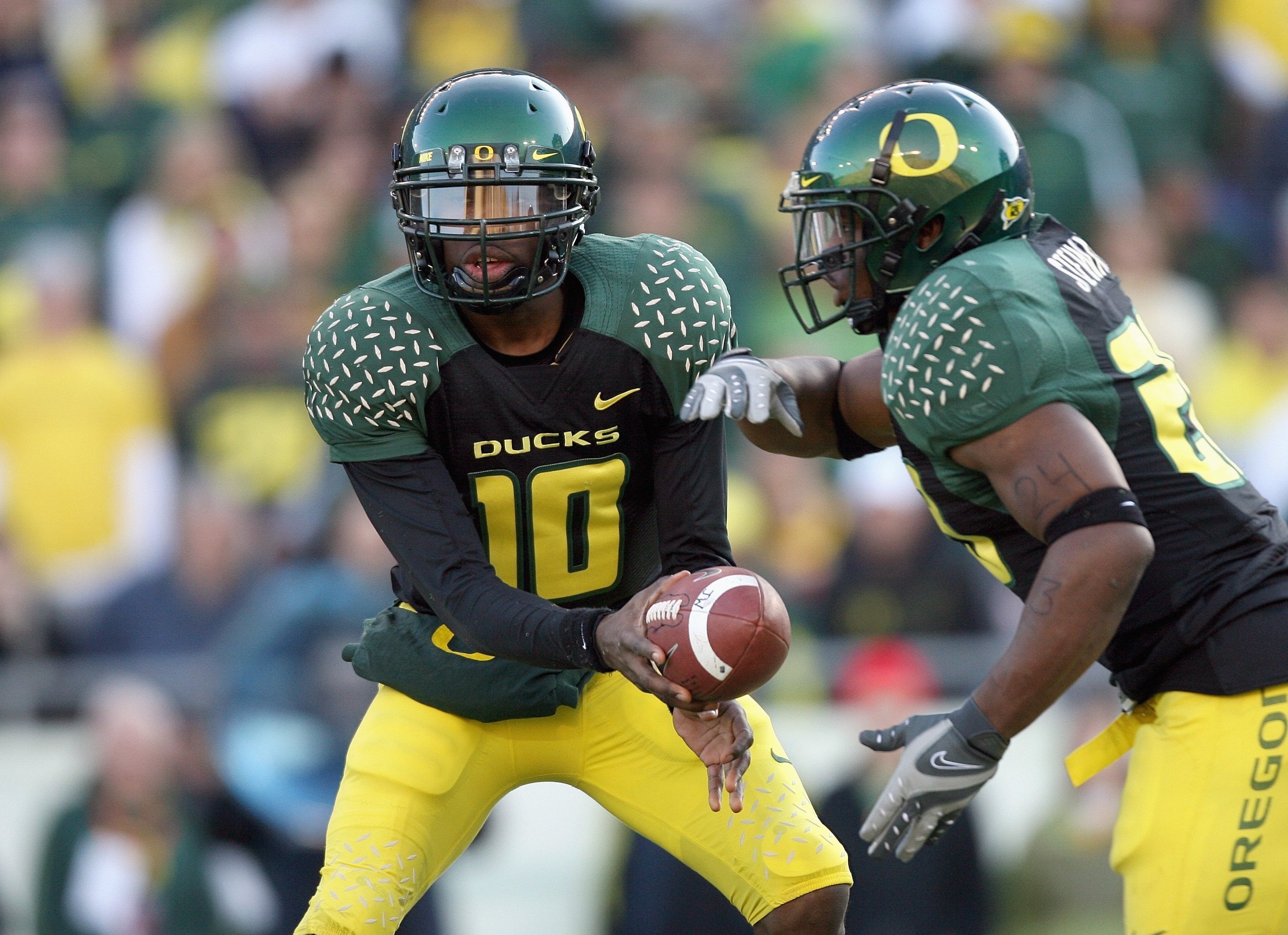 Aaron Zavala Powers Oregon Ducks Offense In Win vs Oregon State