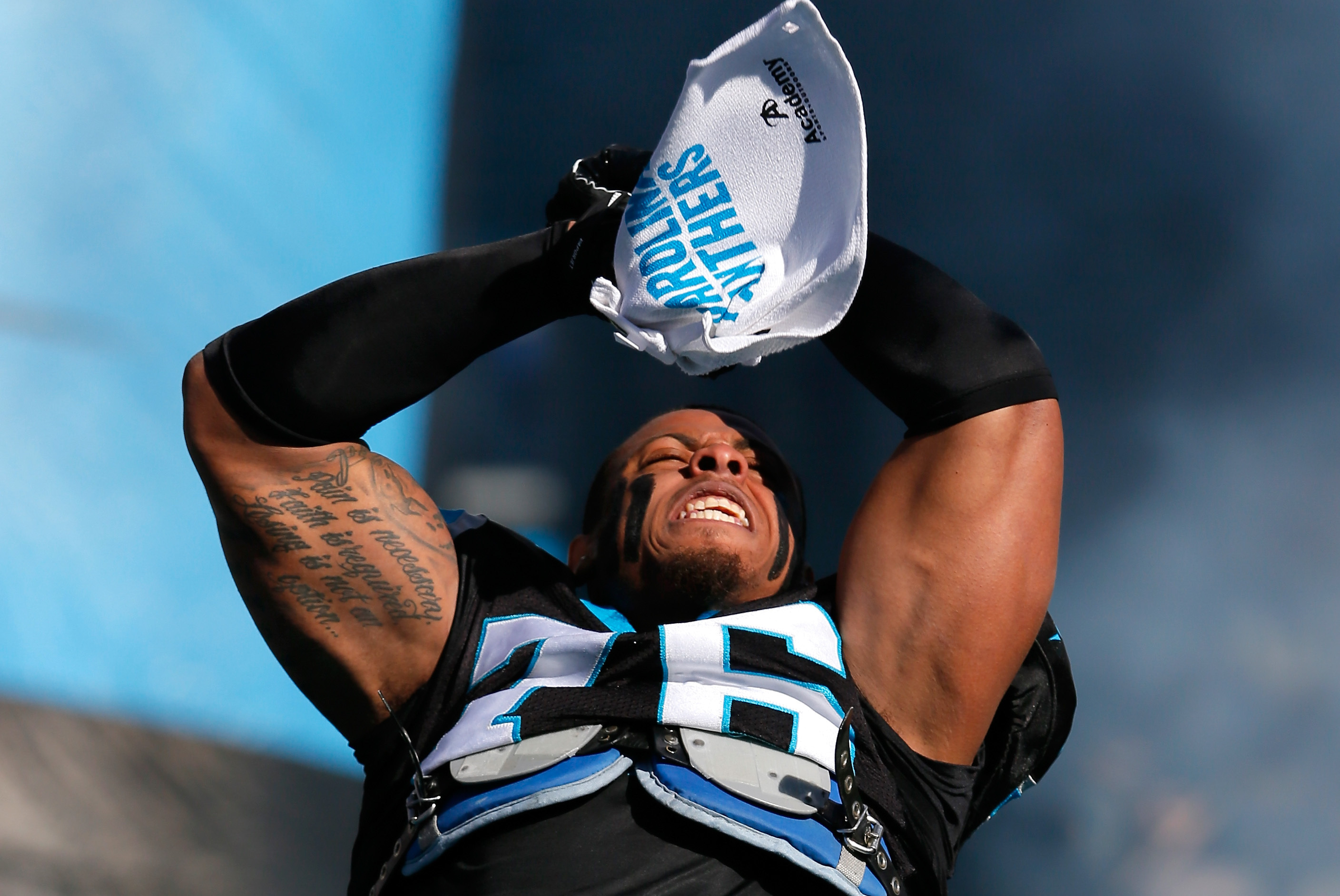 Greg Hardy Net Worth: How much does former NFL player still have in the  bank?