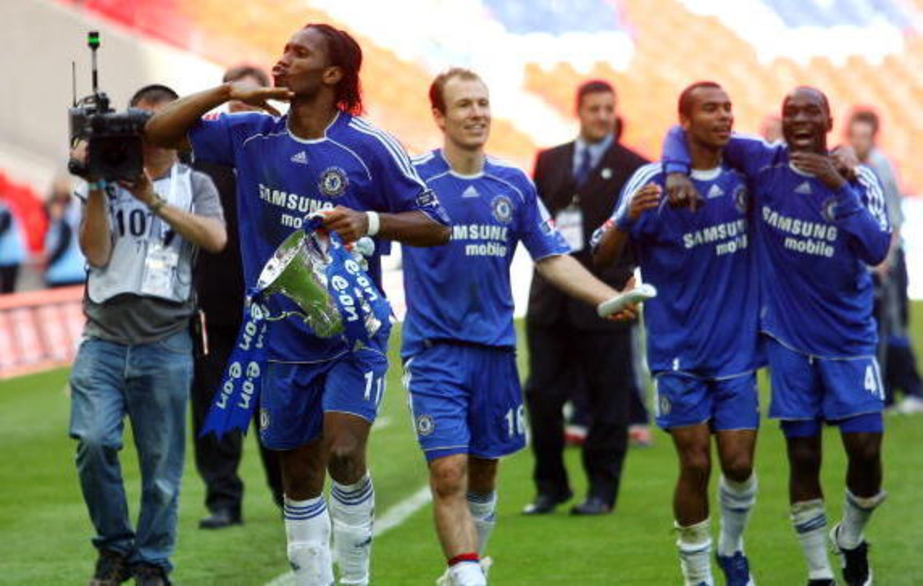 Plotting The Manchester United Chelsea Rivalry Since The Glazers Bleacher Report Latest News Videos And Highlights Manchester united live stream online if you are registered member of bet365, the leading online betting company that has. https bleacherreport com articles 1925413 plotting the manchester united chelsea rivalry since the glazers