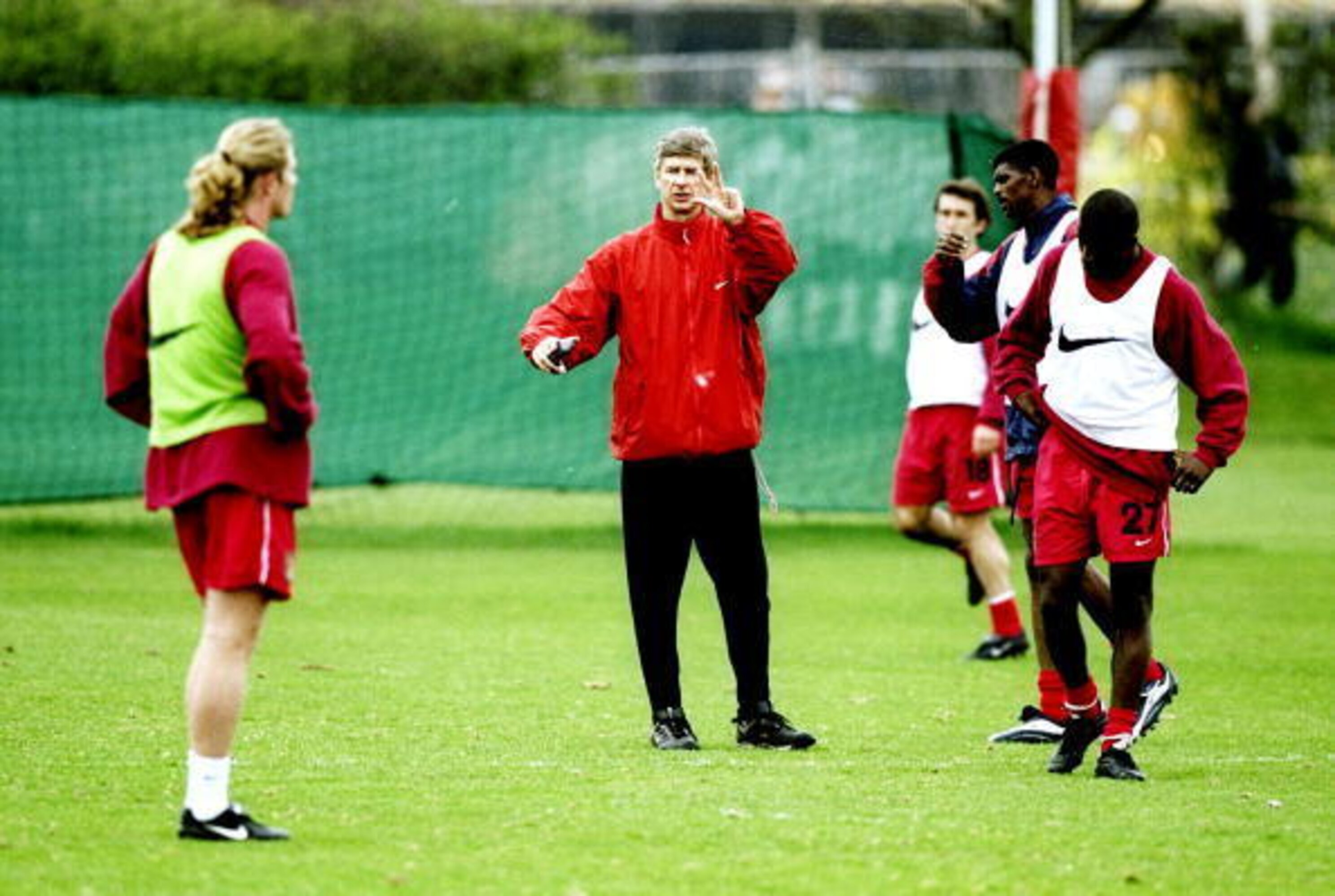 1000 Not Out Arsene Wenger S Finest 50 Arsenal Moments Bleacher