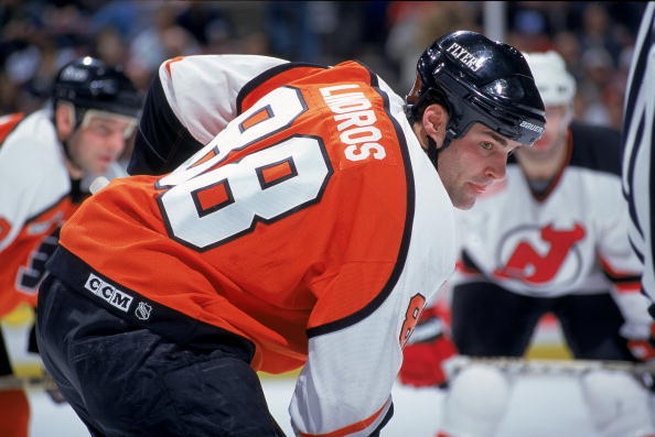 Claude Giroux passes Eric Lindros on Flyers' all-time goals list