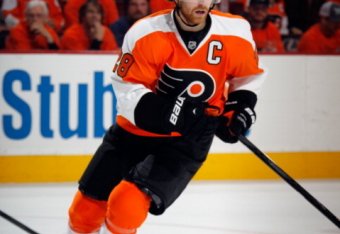 Claude Giroux needs to shoot the puck more.