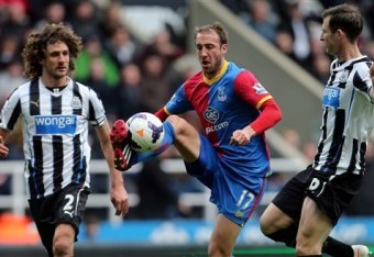 Fabricio Coloccini (left) and Mike Williamson (right)