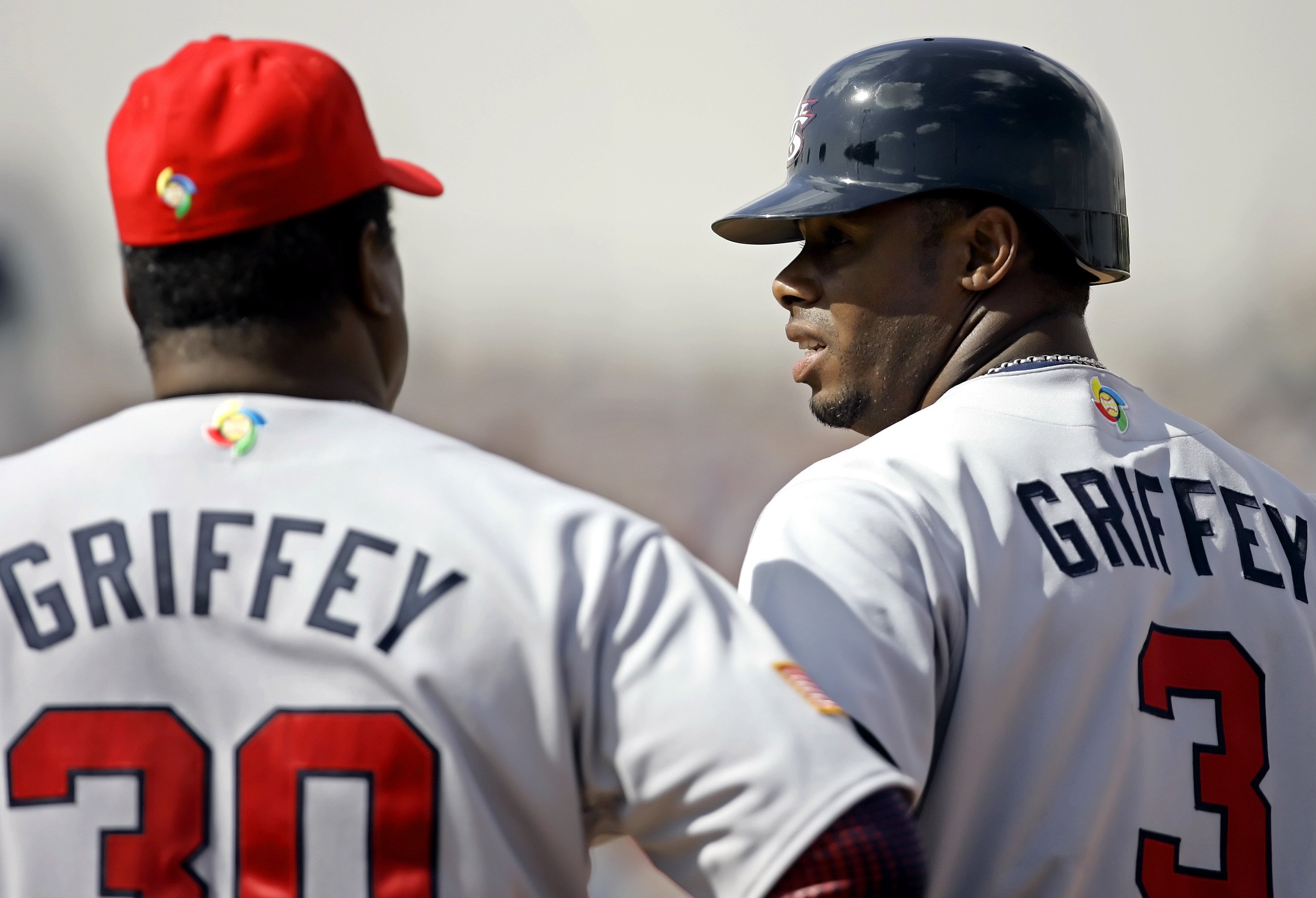 Ken Griffey Jr. and Sr. Hitting Back-to-Back Home Runs is Still the Coolest  Father-Son Moment in Sports History