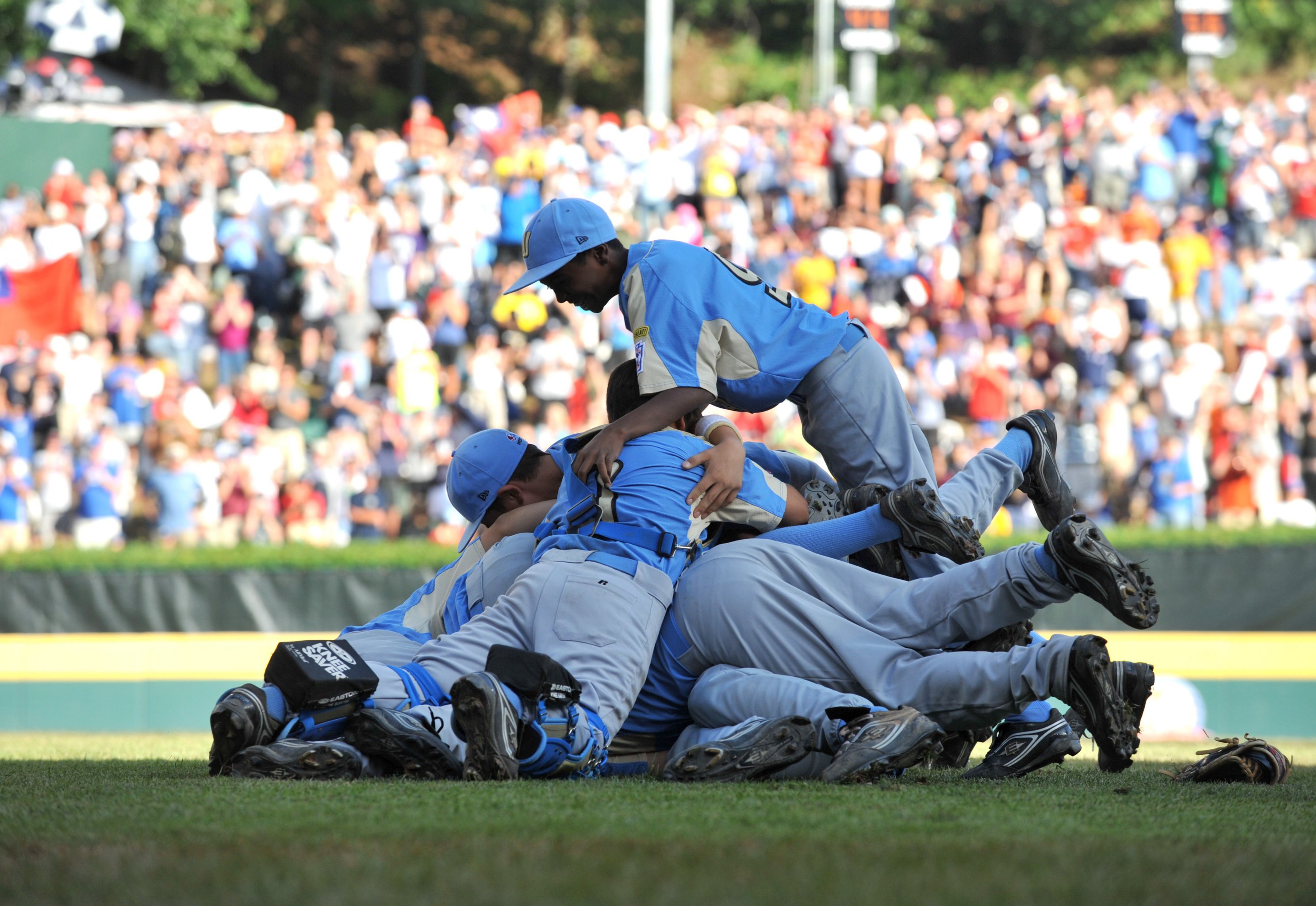 Honolulu Little League advances to LLWS winners bracket with mercy rule  victory over New York