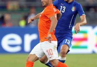 Andrea Ranocchia and the rest of the Azzurri pressed the Dutch hard.