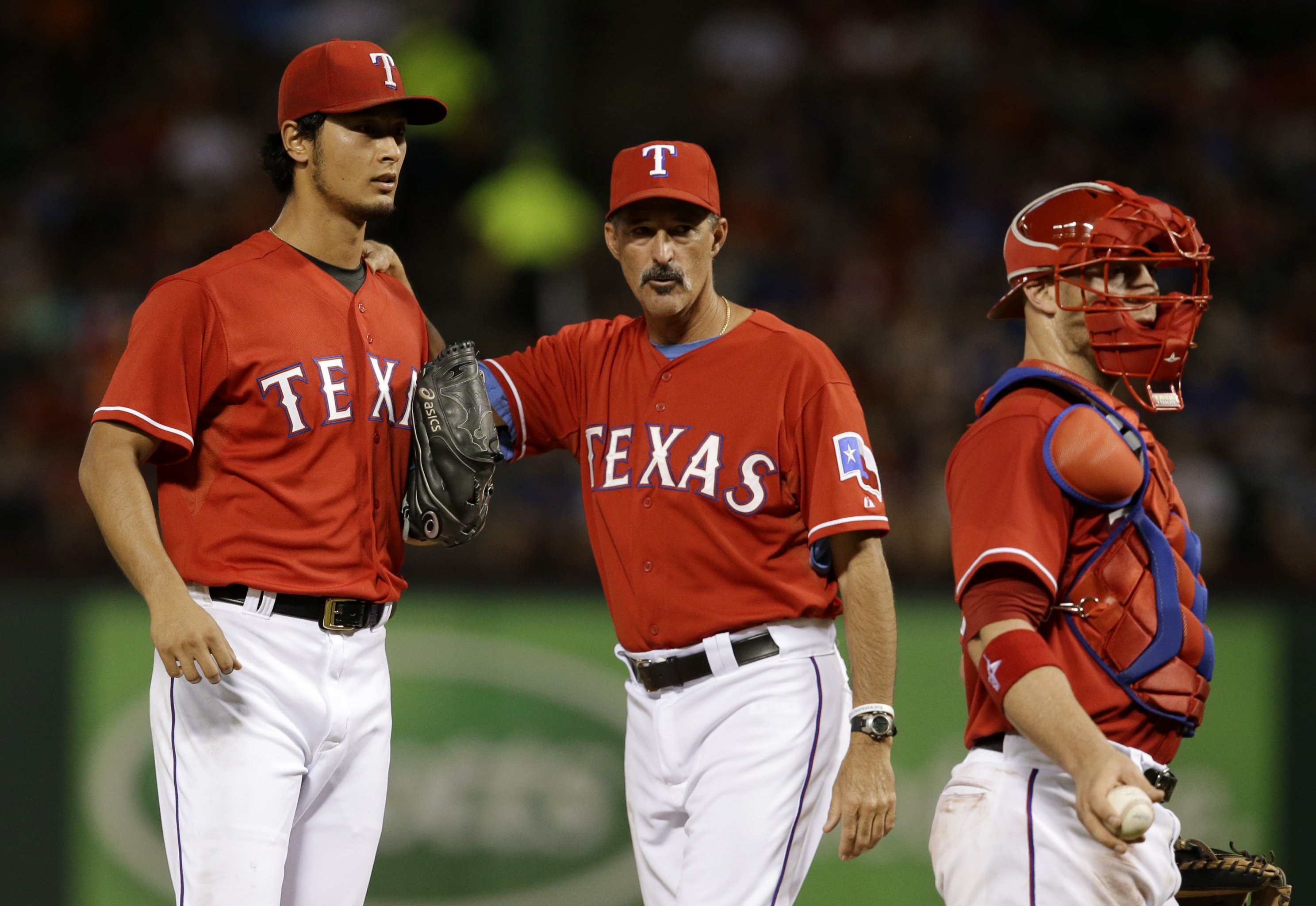 Mike Maddux emerges as lead candidate for Rangers pitching coach