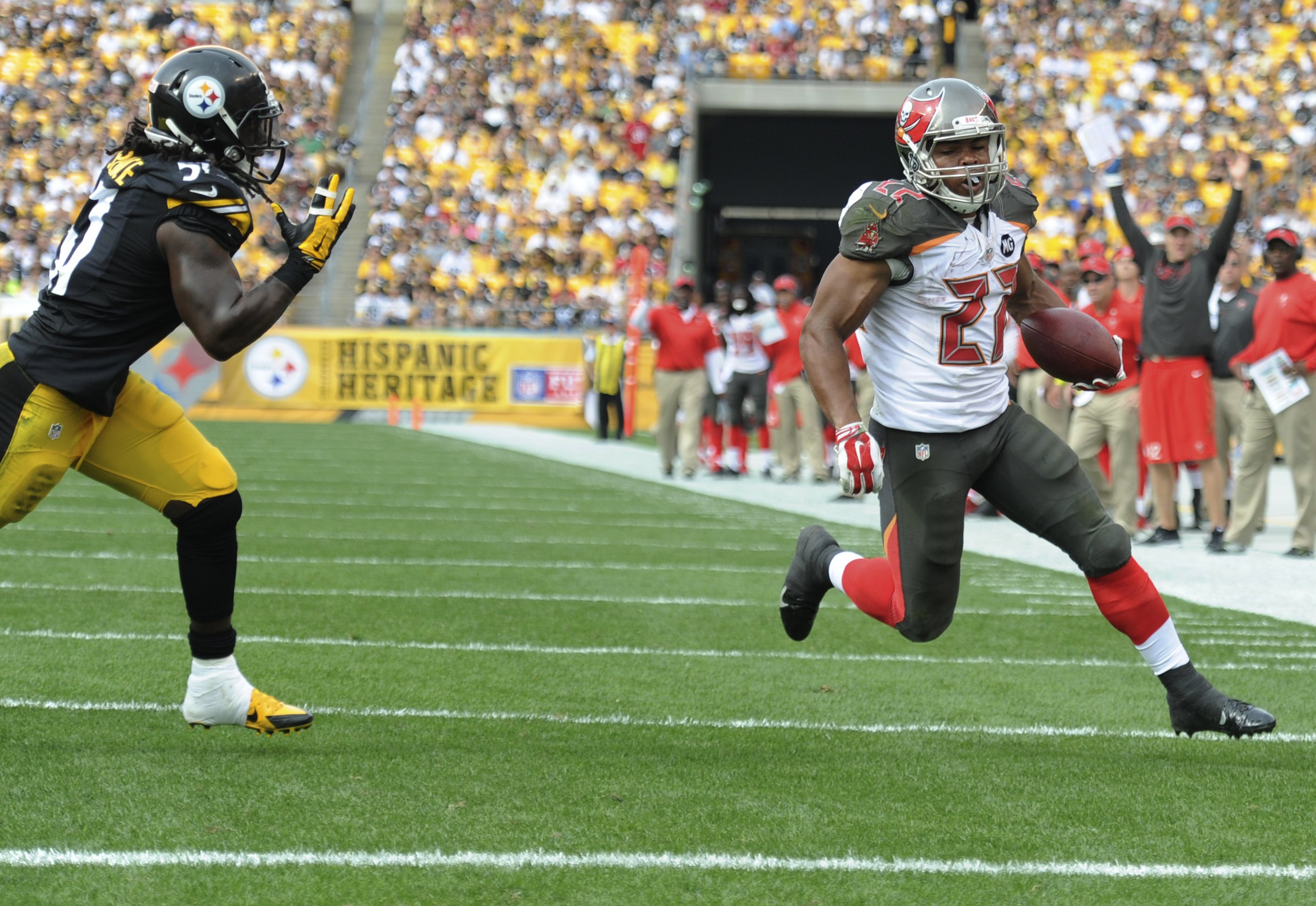 NFL: Buccaneers 18-20 Steelers : Pittsburgh dominates Tampa Bay with strong  defense and wins the game