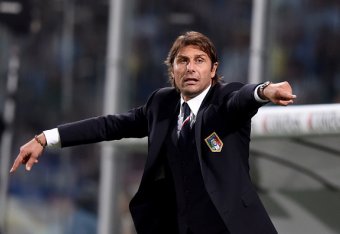 Antonio Conte directs the action against Azerbaijan.