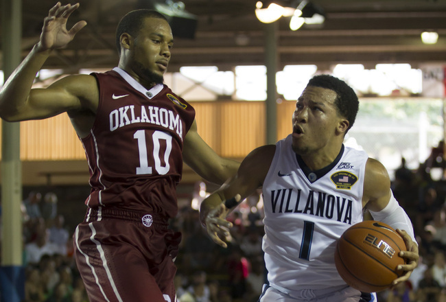 Kansas shoots lights out, handles Villanova 81-65 on the way to