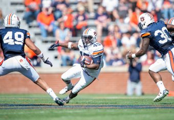 Auburn LB Darrell Williams (left)
