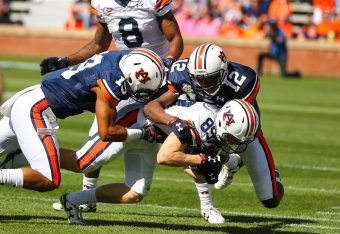 Auburn CB Jamel Dean (right)