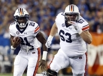 Auburn LG Alex Kozan (right)