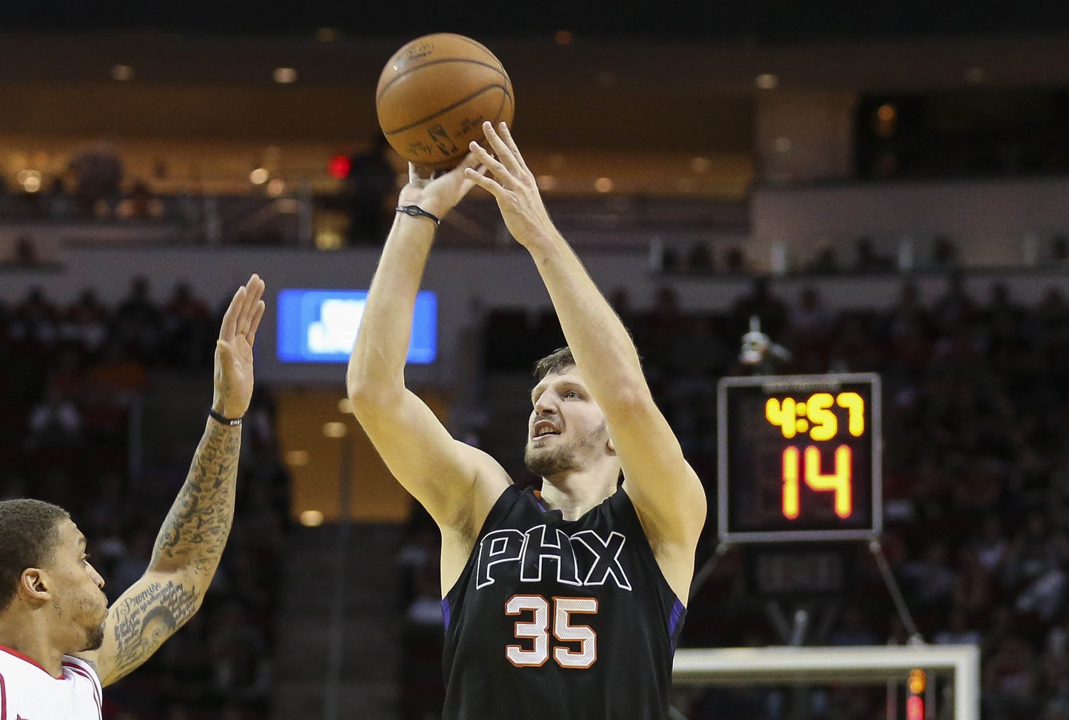 Watch: Blazers' Damian Lillard sports Stone Cold Steve Austin outfit before  game 